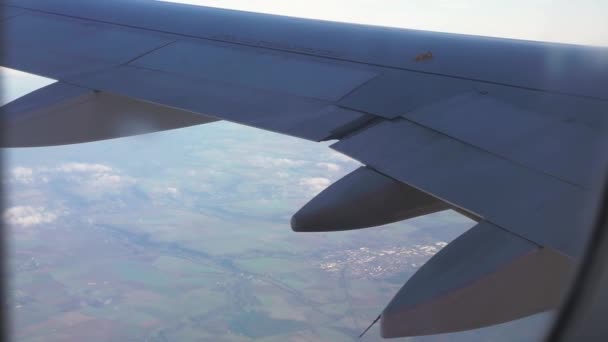Letadlo Letící Nad Evropou Pohled Křídla — Stock video