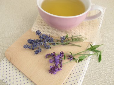 Eflatun bitki çayı