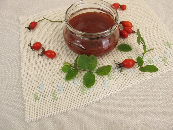 Šípek marmeláda v jar — Stock fotografie