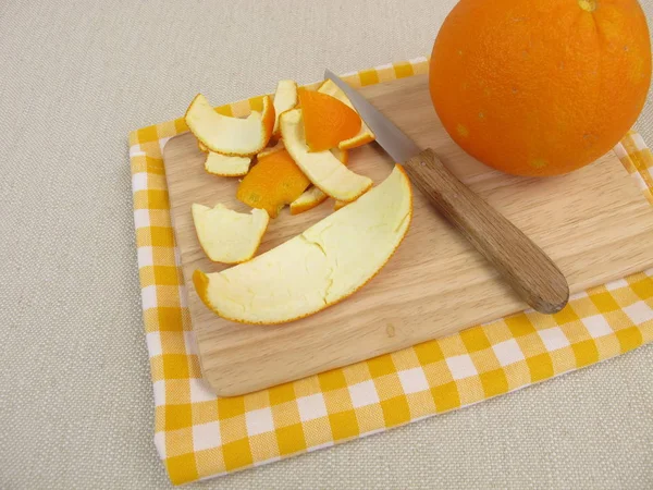 Cáscara de naranja sin tratar — Foto de Stock