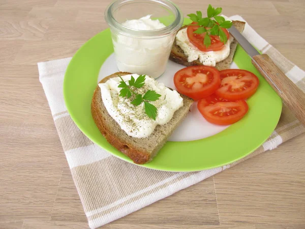 Canap topped with wipped feta cream — Stock Photo, Image