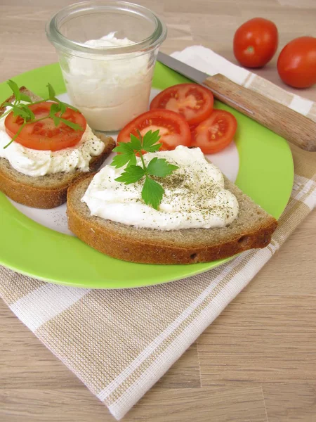 Canap topped with wipped feta cream — Stock Photo, Image