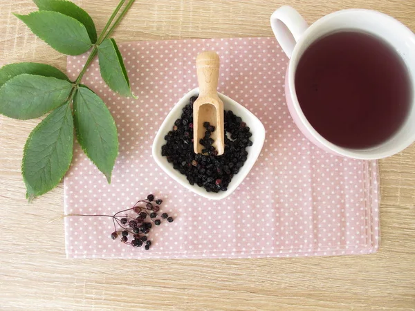 Sud Gekochter Tee Aus Getrockneten Holunderbeeren — Stockfoto