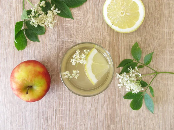 Taze Limonata Elderflowers Elma Suyu Limon Ile Yapılmış — Stok fotoğraf