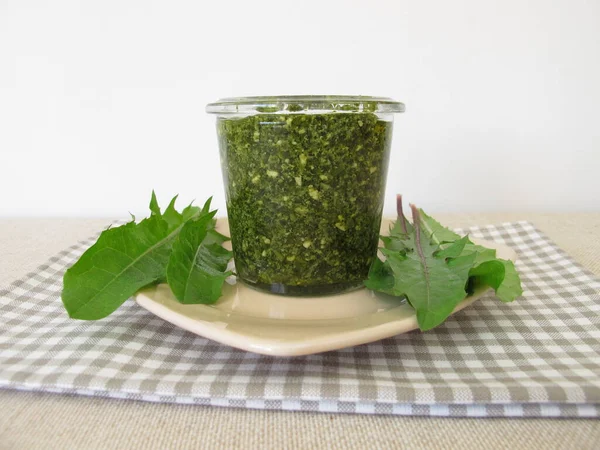 Pesto Verde Fatto Casa Con Foglie Dente Leone — Foto Stock