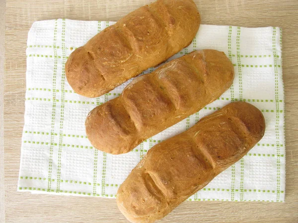 Baguette Appena Sfornate Uno Strofinaccio — Foto Stock