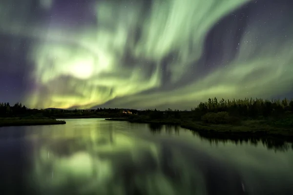 Aurora sobre Ellidavatn — Foto de Stock
