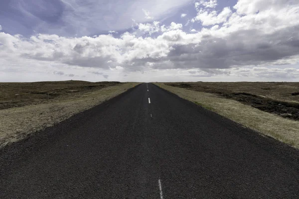 Camino Asfalto Islandia Que Conduce Distancia — Foto de Stock