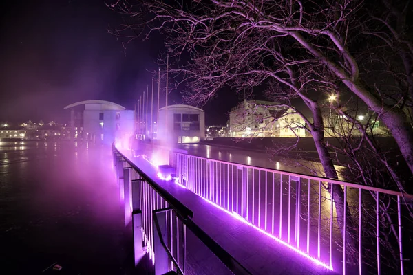 Ponte Verso Reykjavik Municipio Illuminato Rosa Inverno Girato Notte — Foto Stock