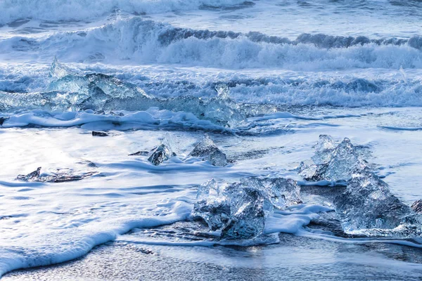 Icy water with icebergs — Stock Photo, Image