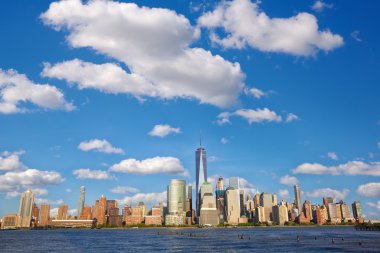 Manhattan siluetinin hudson Nehri üzerinde