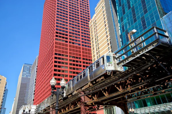 Treno sopraelevato a Chicago — Foto Stock