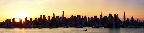 Manhattan bij zonsopgang — Stockfoto