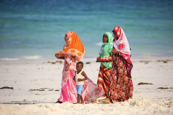 Mujeres locales en Zanzíbar — Foto de Stock