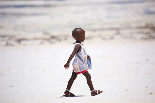 Enfant africain à Zanzibar — Photo