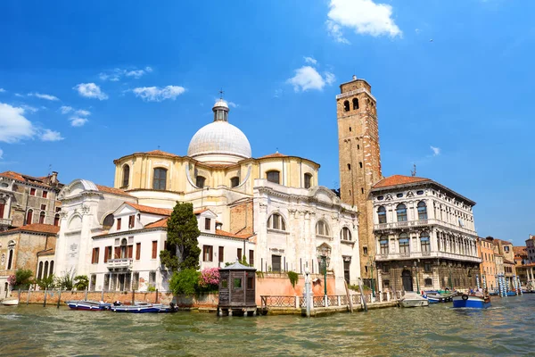 Церковь Сан-Геремия в Венеции — стоковое фото