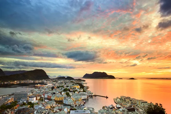 Alesund při západu slunce — Stock fotografie