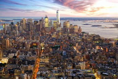 Manhattan gün batımında gökyüzü