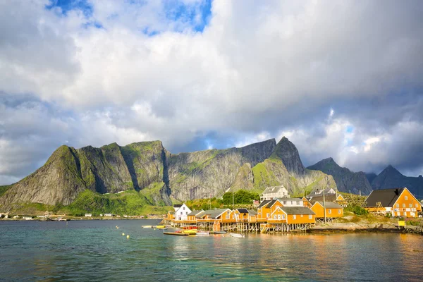 Reine and Sakrisoy fishing villages — Stock Photo, Image