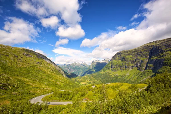 노르웨이 피오르와 의산들 — 스톡 사진