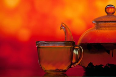 Çaydanlık ve çay.