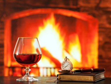 Brendi cam, günlüğü ve cep saati