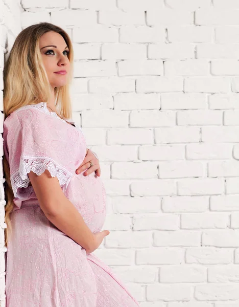 Güzel hamile kadın.