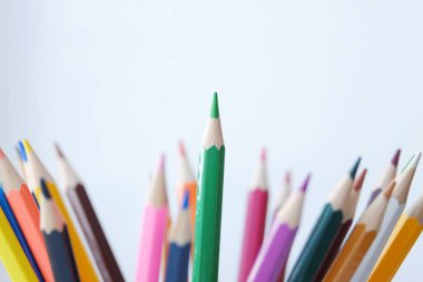 renkli kalemler yakın plan