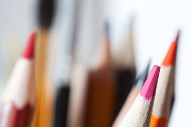 renkli kalemler yakın plan