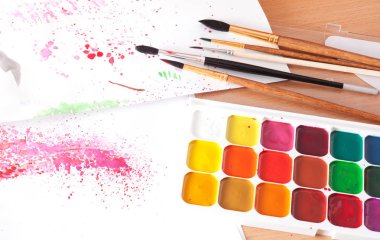 Tablo renkli boyalar