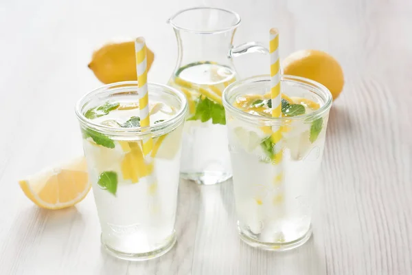 Fresh lemon water drink — Stock Photo, Image