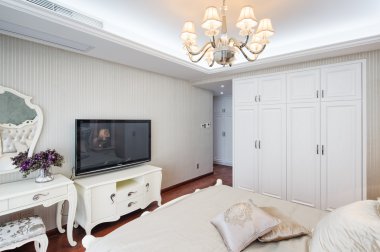 Modern yatak odasının içi