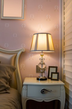 Modern yatak odasının içi