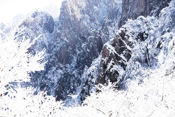 Scène de neige sur la montagne Huangshan — Photo