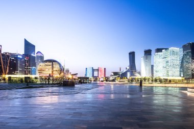 Cityscape ve boş Meydanı'na Hangzhou manzarası
