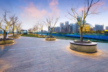 Cityscape ve boş Meydanı'na Hangzhou manzarası
