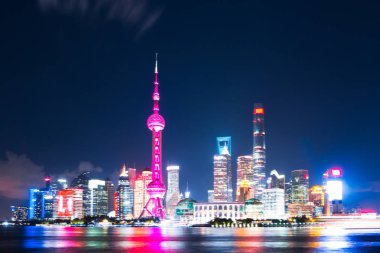 ofis binaları Geceleri ırmak tower yakınındaki