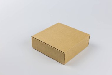 izole sarı kağıt kutusu