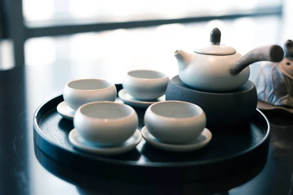 Elegant chinese tea set on plate — Stock Photo, Image