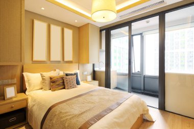 Modern yatak odasının içi