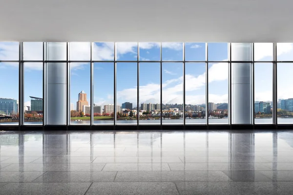 Panoráma města a Panorama Portland z prázdné kanceláře — Stock fotografie