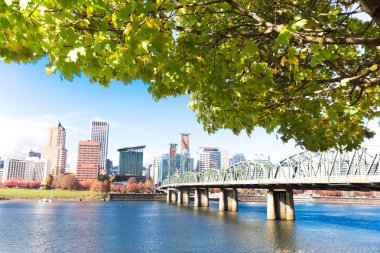 Cityscape ve Portland nehir manzarası