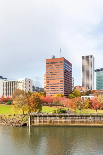 Panoráma města a Panorama Portland z vody — Stock fotografie