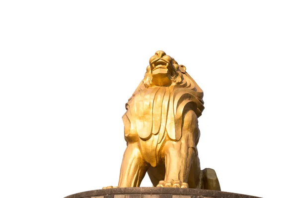 Isolated golden lion sculpture — Stock Photo, Image