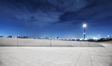 Cityscape ve yerden gece şehir manzarası