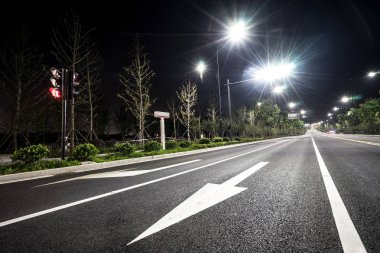 boş asfalt yol 
