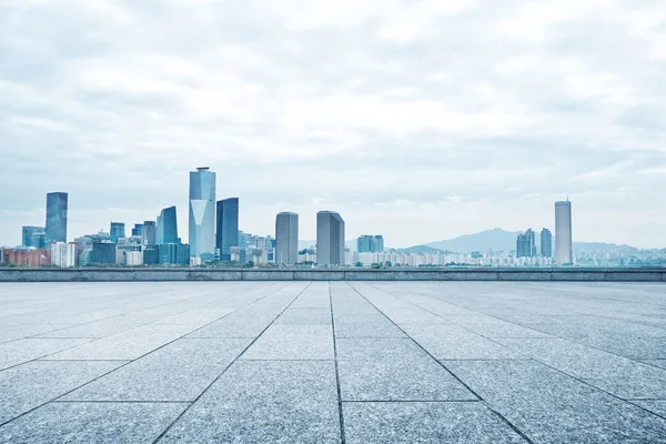 在首尔的现代建筑 — 图库照片