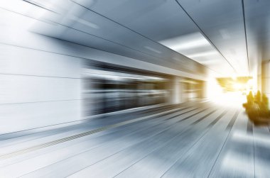 modern binanın giriş  