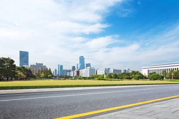 Paisaje urbano y horizonte de seúl — Foto de Stock