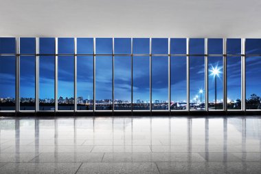 boş ofisinden şehrin gece çekimi